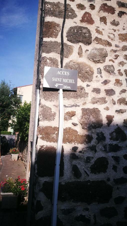 Studio Avec Balcon Au Pied Du Rocher D'Aiguilhe Apartman Le Puy-en-Velay Kültér fotó